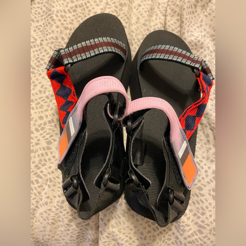 Womens multicolour foam shoes strap or sandals